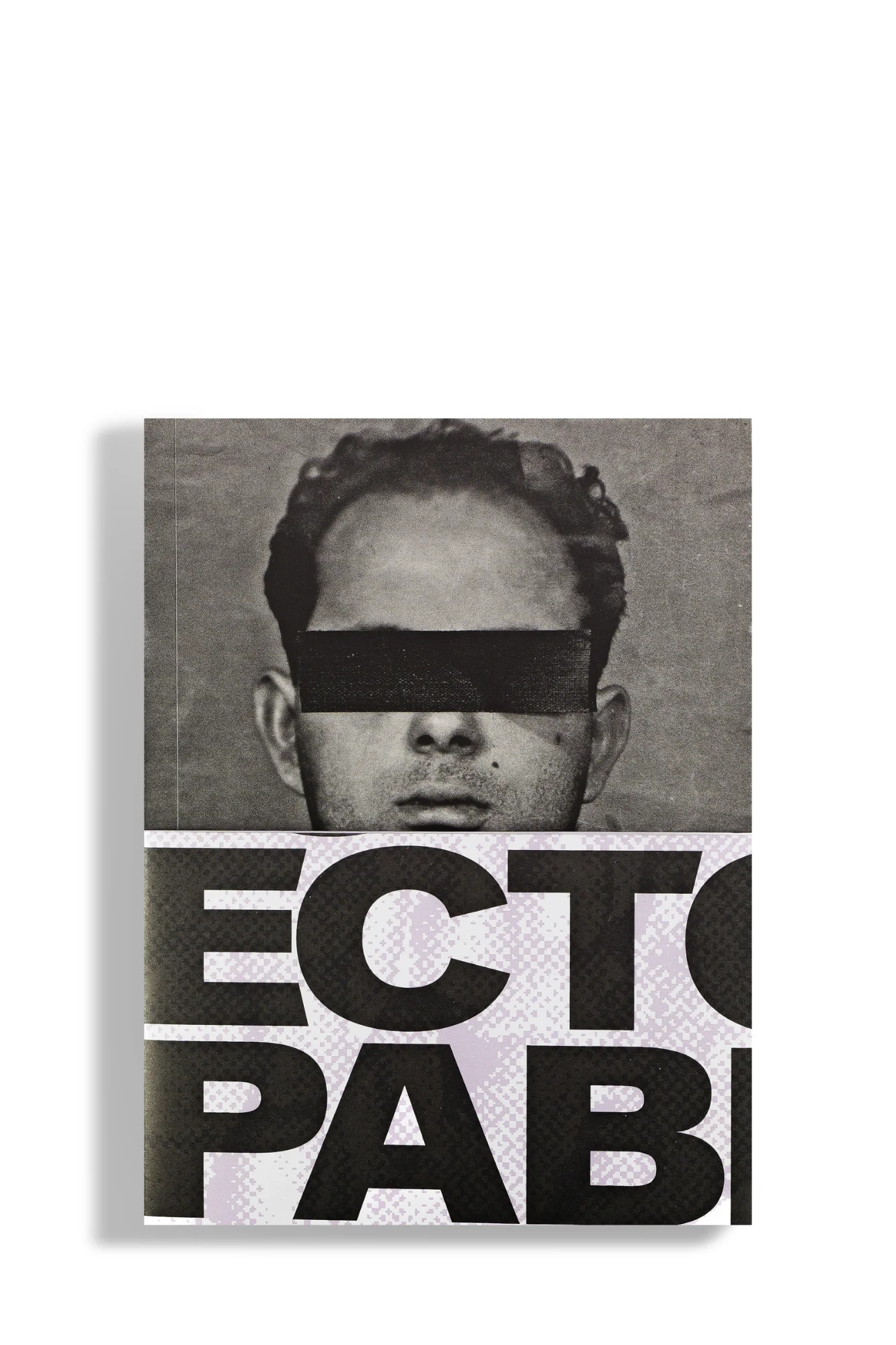 CON TODA LA MUERTE AL AIRE